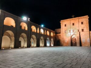 Piazza della chiesa di Santa Maria di Leuca in Puglia